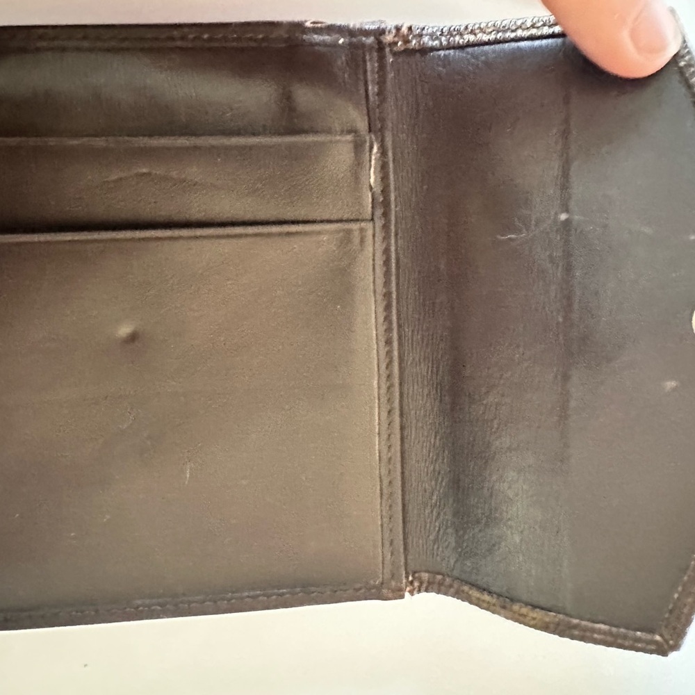 Louis Vuitton Monogram Compact Wallet - Authentic - Picture 8 of 16